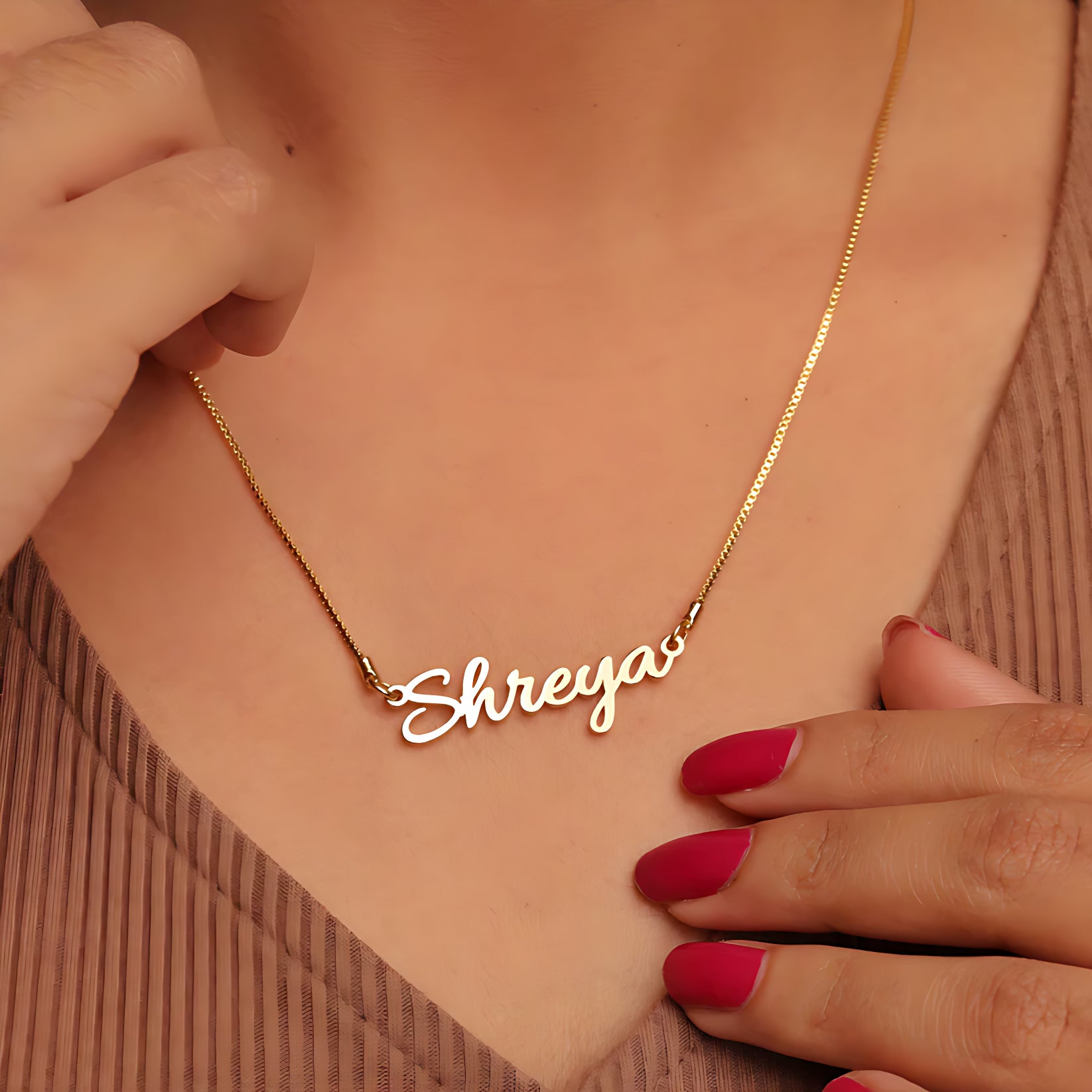 Classic Curve Name Necklace